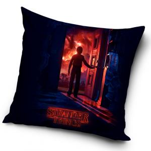 Obliečka na vankúšik Stranger Things Storm , Barva - Černo-červená , Rozměr textilu - 40x40