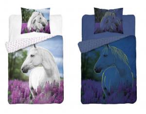 Obliečky Biely Kôň v levandule svietiaci , Rozměr textilu - 140x200